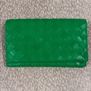 Bottega Veneta Green Intrecciato Leather Crossbody Wallet